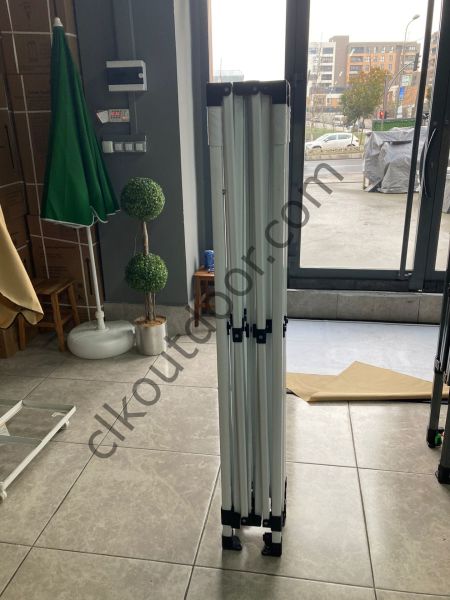 CLK 3x3 Katlanabilir Tente Gazebo Portatif Çadır 30 mm 3 Yan Kapalı 1 Yan Kapı ve Pencereli Krem
