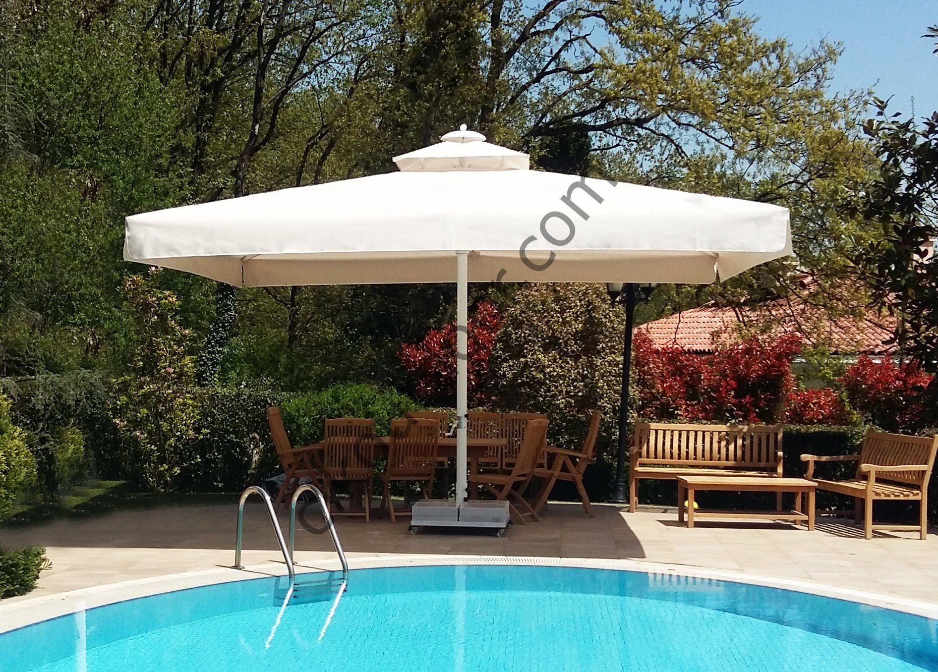CLK 4x4 Metre Saçaklı LUX Model Krank Sistem Teleskopik Şemsiye Q90 Profil Krem - Metal Hareketli Ayak 4 Mermerli (80x80cm 160 kg)