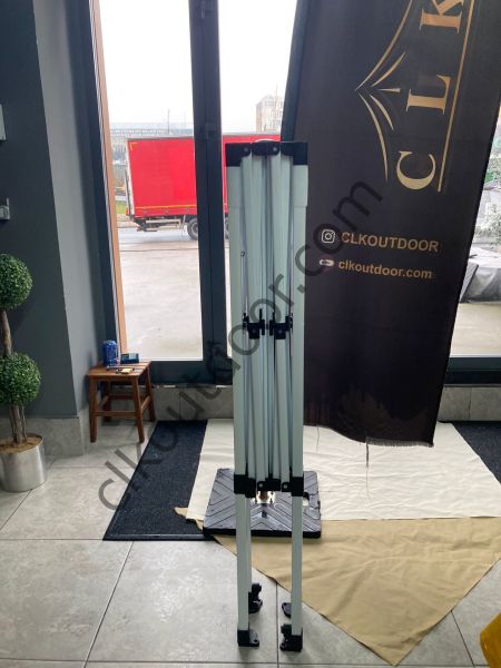 CLK 2x2 Katlanabilir Tente Gazebo Portatif Çadır 30 mm 3 Yan Kapalı 1 Yan Kapı ve Pencereli Kırmızı